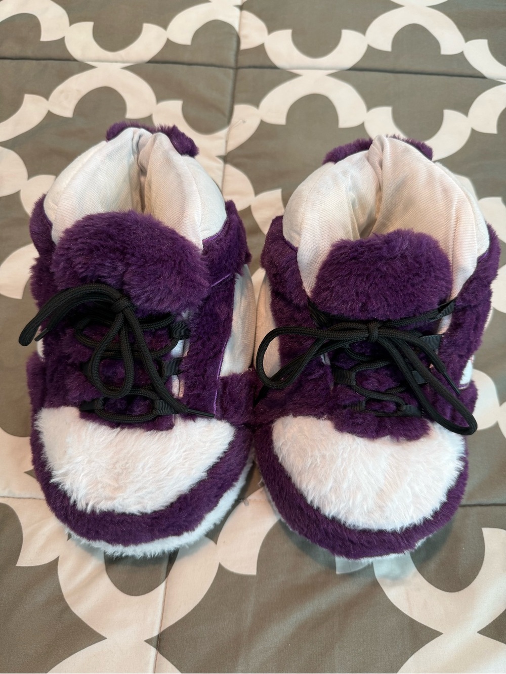 Sneaker Slippers 6.5 Purple/White Faux Fur Lace-Up Non-Slip Rubber Worn Once